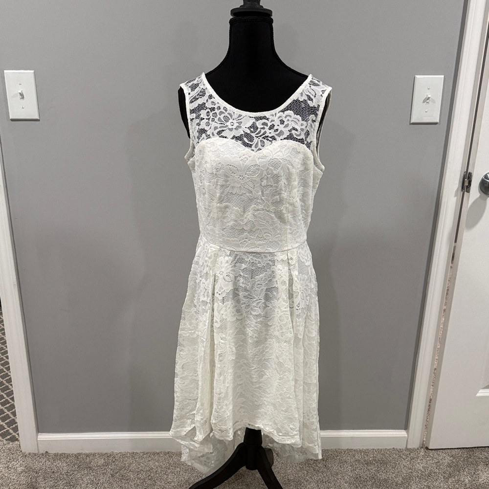 Elegant White Lace High-Low Dress